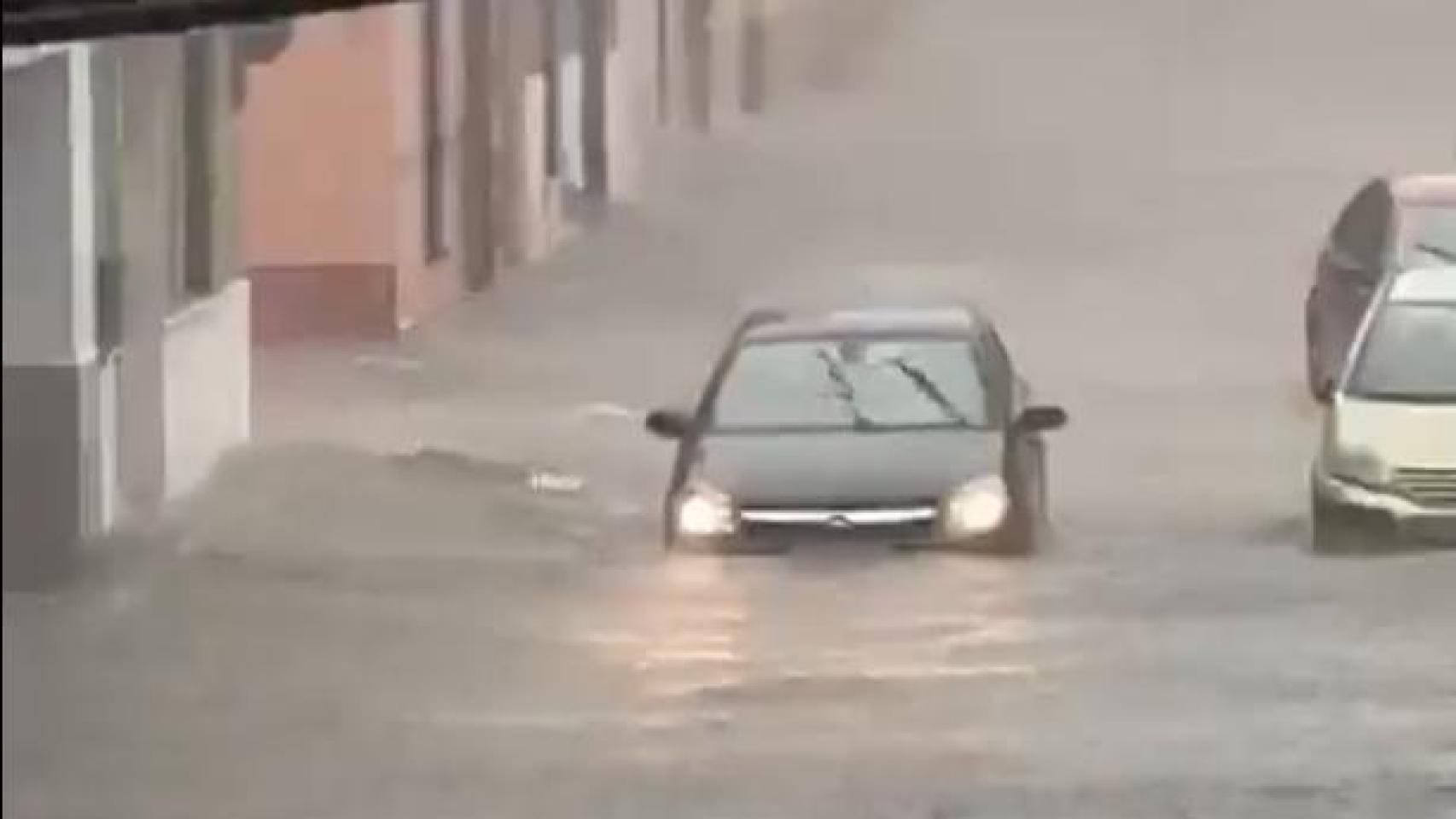 Carcaixent durante el temporal. Avamet