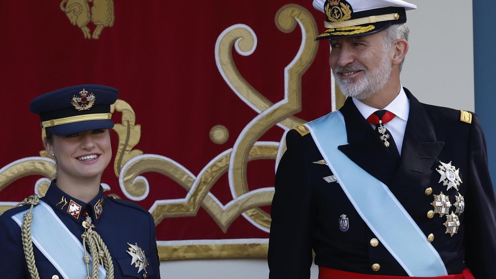 Los pitos y abucheos a Pedro Sánchez regresan a un 12-O marcado por las ausencias y el plantón de Abascal