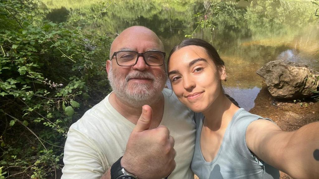 Pedro de Haro, junto a su hija Carmen, el día del suceso.