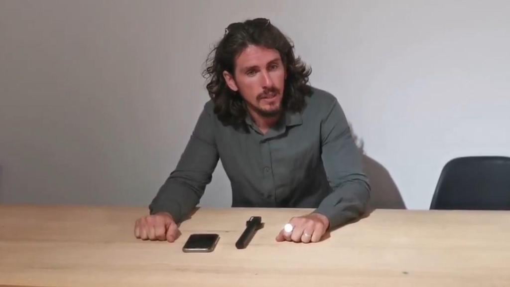 Javi Poves, en una rueda de prensa del CD Colonia Moscardó.