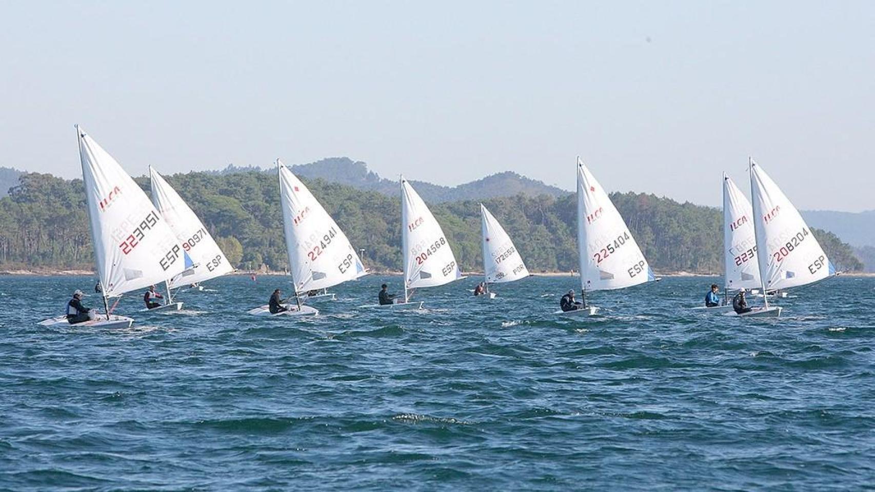 Copa de España de ILCA 6 de vela disputada en Vilagarcía.