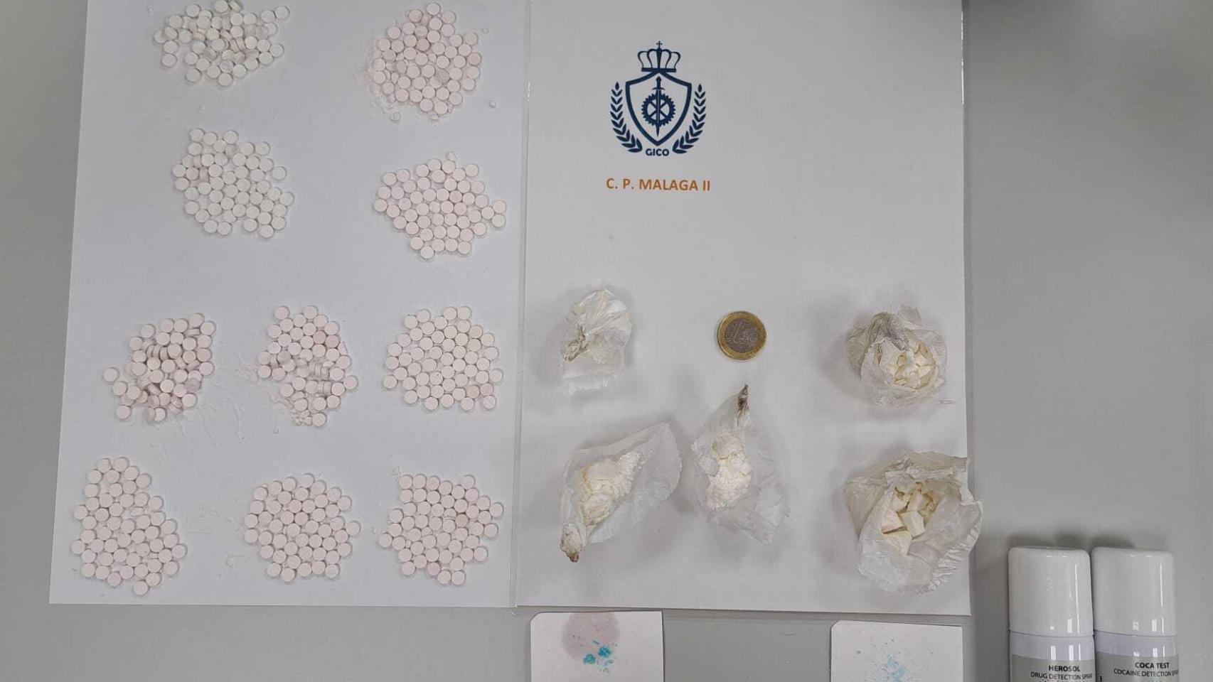 El alijo de anabolizantes, coca y crack incautado.