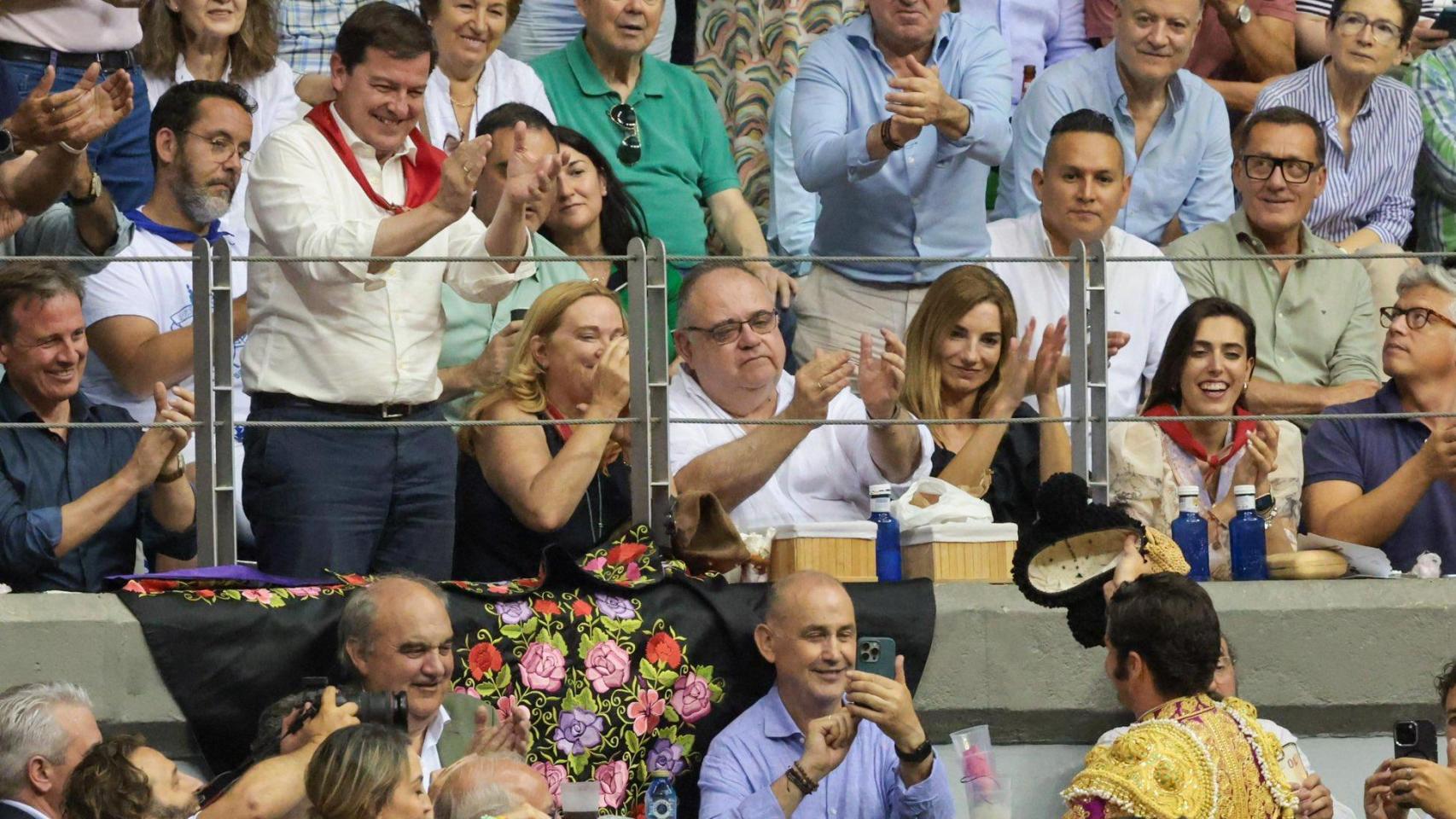 Morante de la Puebla brinda un toro a Fernández Mañueco en Burgos