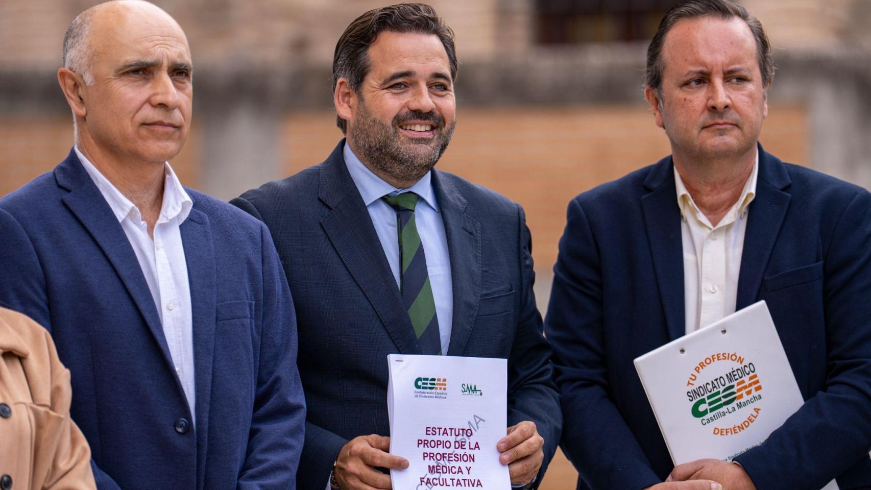 Núñez durante su encuentro con el Sindicato Médico