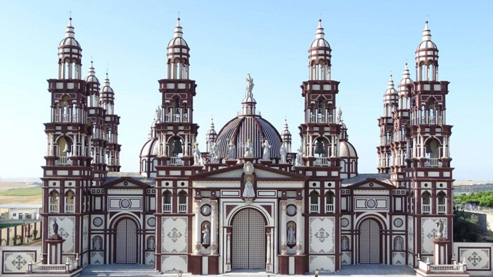 Basílica de la Iglesia palmariana, en El Palmar de Troya.