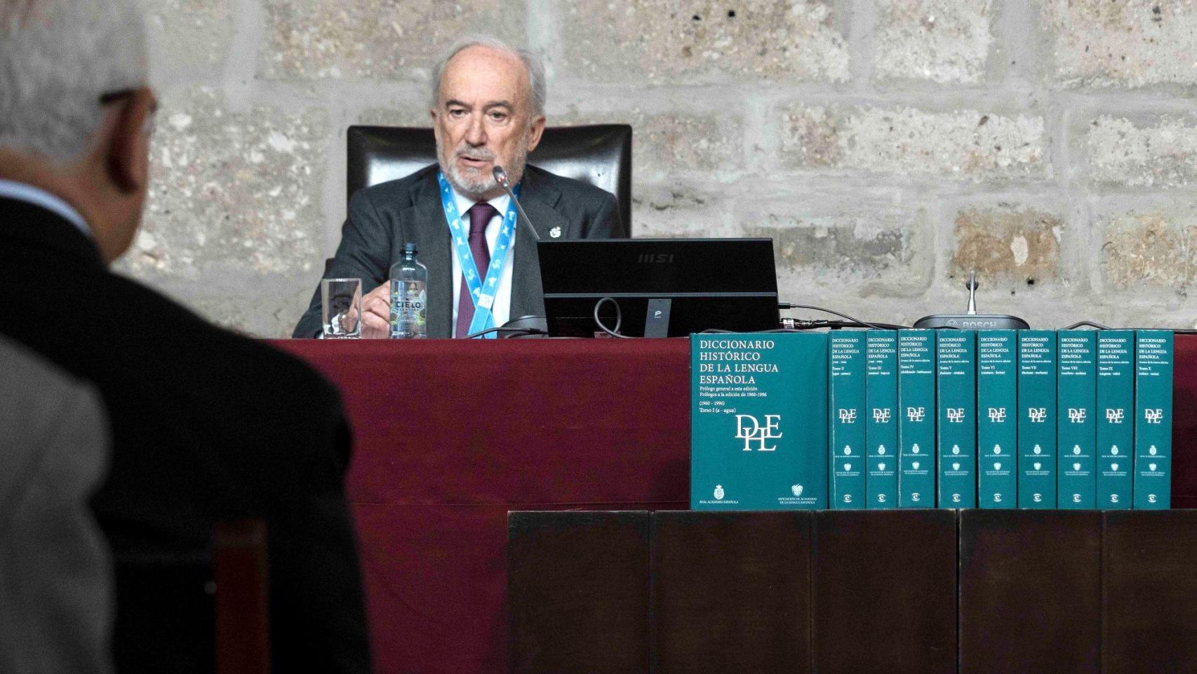 El director de la RAE y presidente de la ASALE, Santiago Muñoz Machado, en la presentación del 'Diccionario histórico de la Lengua Española' (DHLE), en el X Congreso de la Lengua Española este lunes, en Arequipa (Perú).