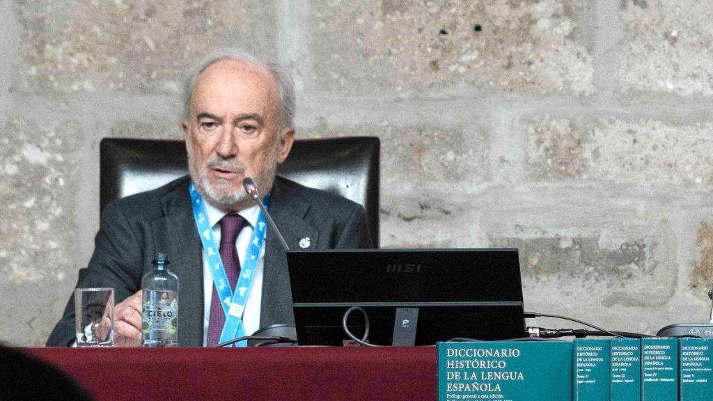 El director de la RAE y presidente de la ASALE, Santiago Muñoz Machado, en la presentación del 'Diccionario histórico de la Lengua Española' (DHLE), en el X Congreso de la Lengua Española este lunes, en Arequipa (Perú).