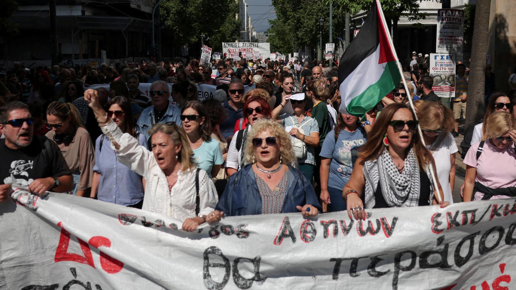 Imagen de la huelga general en Atenas del pasado 1 de octubre contra la ampliación de la jornada laboral.