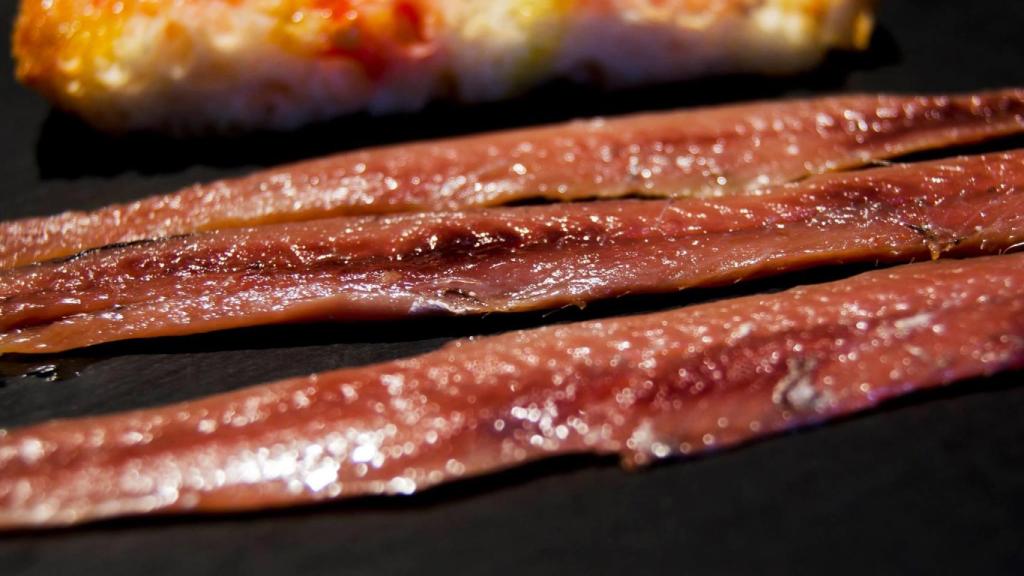 Así es y así se hace la anchoa más famosa de Cataluña