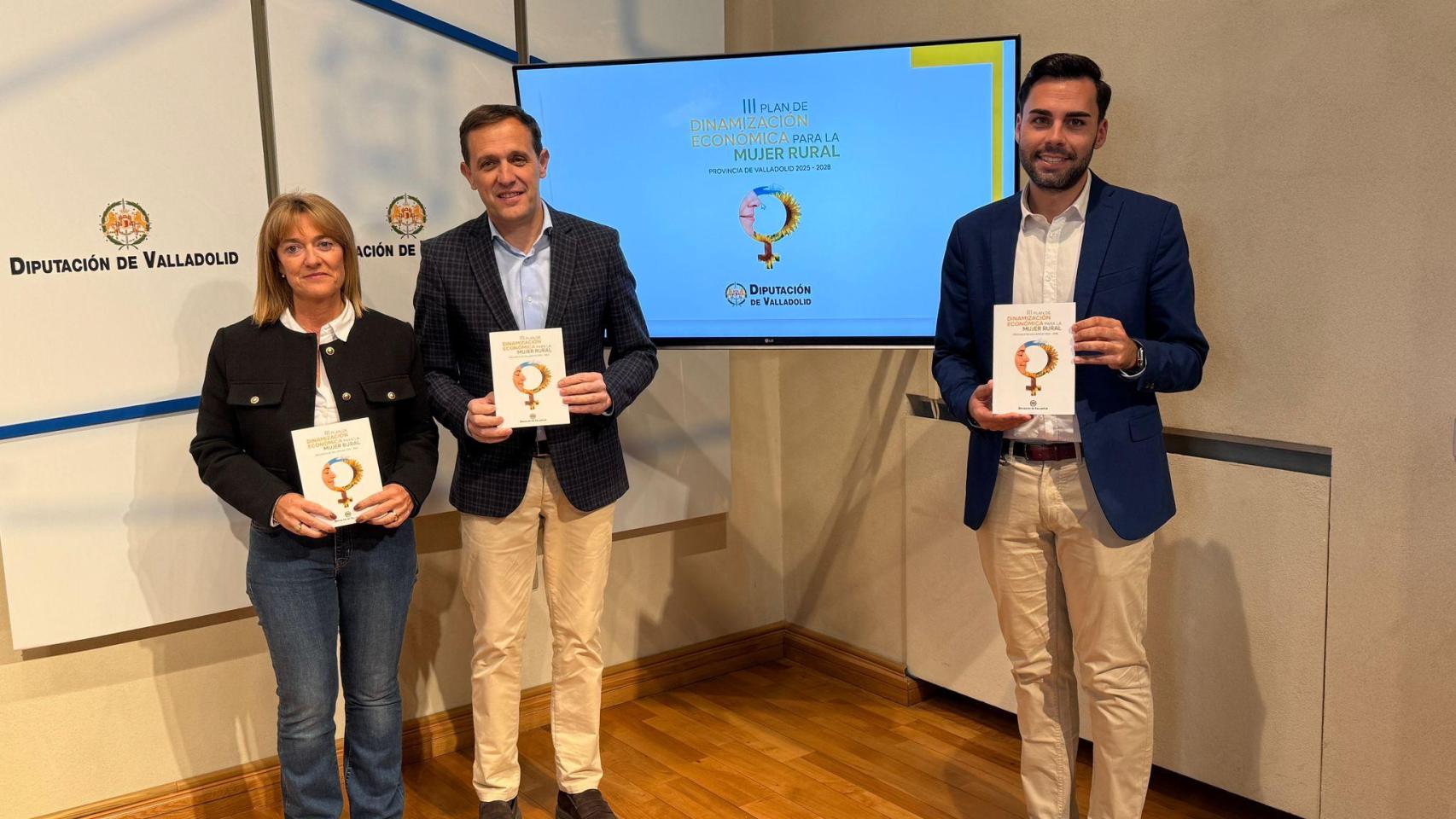 El presidente de la Diputación, Conrado Íscar, presenta el III Plan de Dinamización Económica para la Mujer Rural 2025–2028
