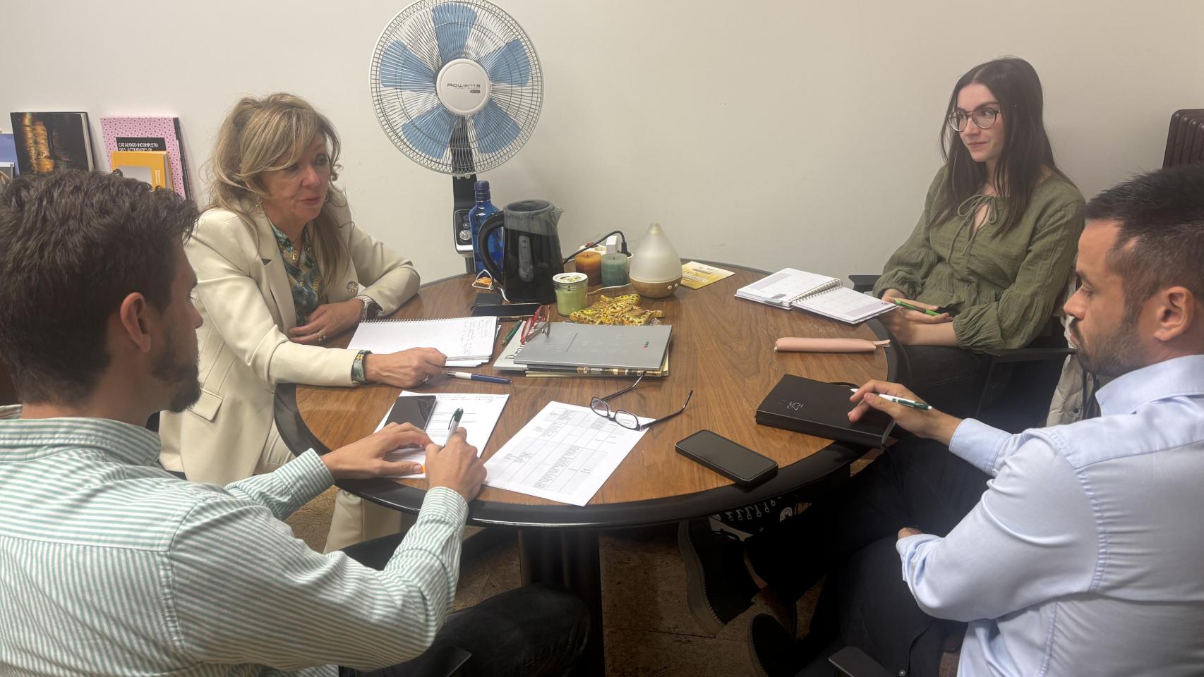 Un instante de la reunión entre el Servicio de Fondos Europeos y Emprendimiento y la UNED en la Diputación de Zamora