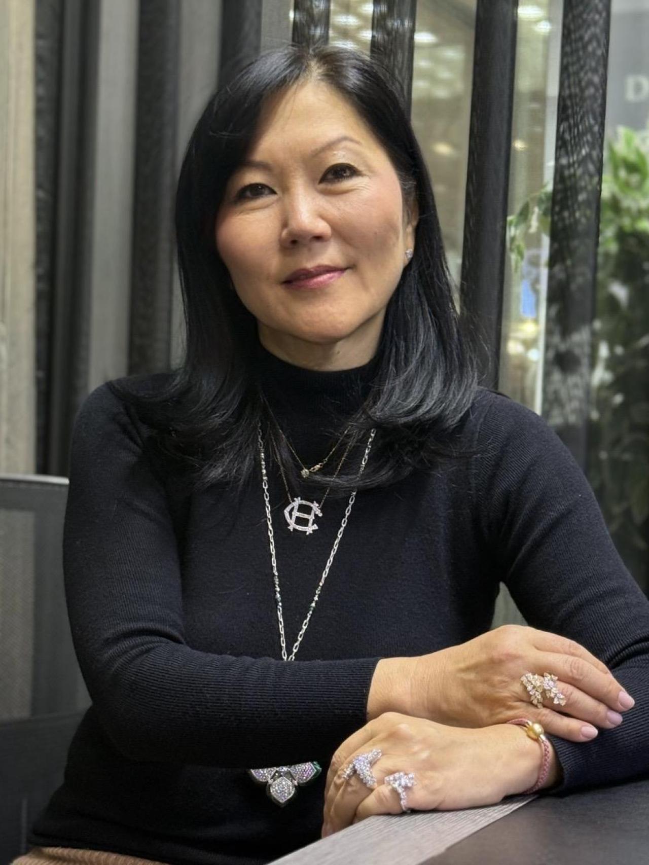 Helena Takada Cattaneo en la feria de joyas de Estambul.