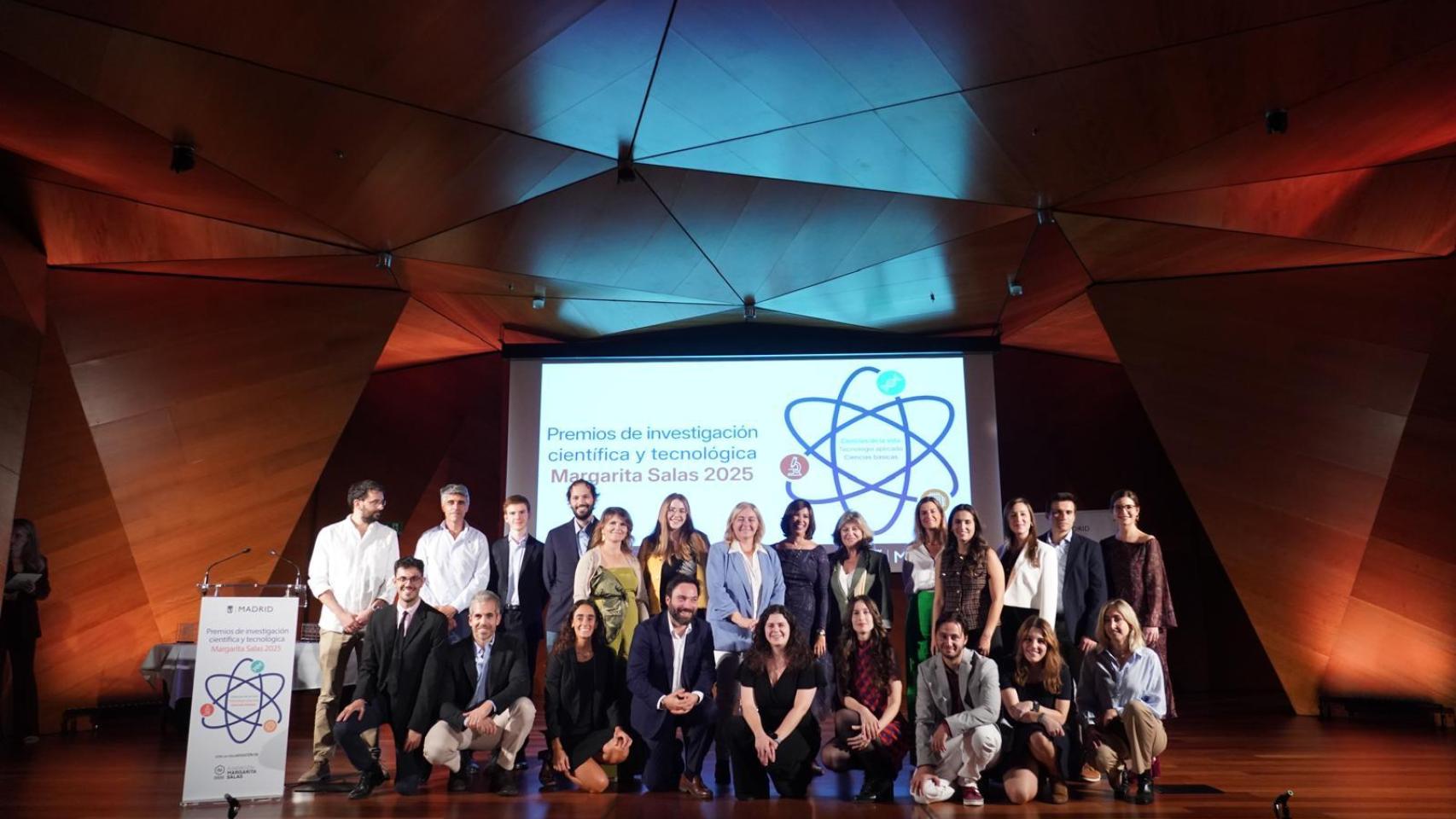 Foto de familia de los Premios Margarita Salas 2025.