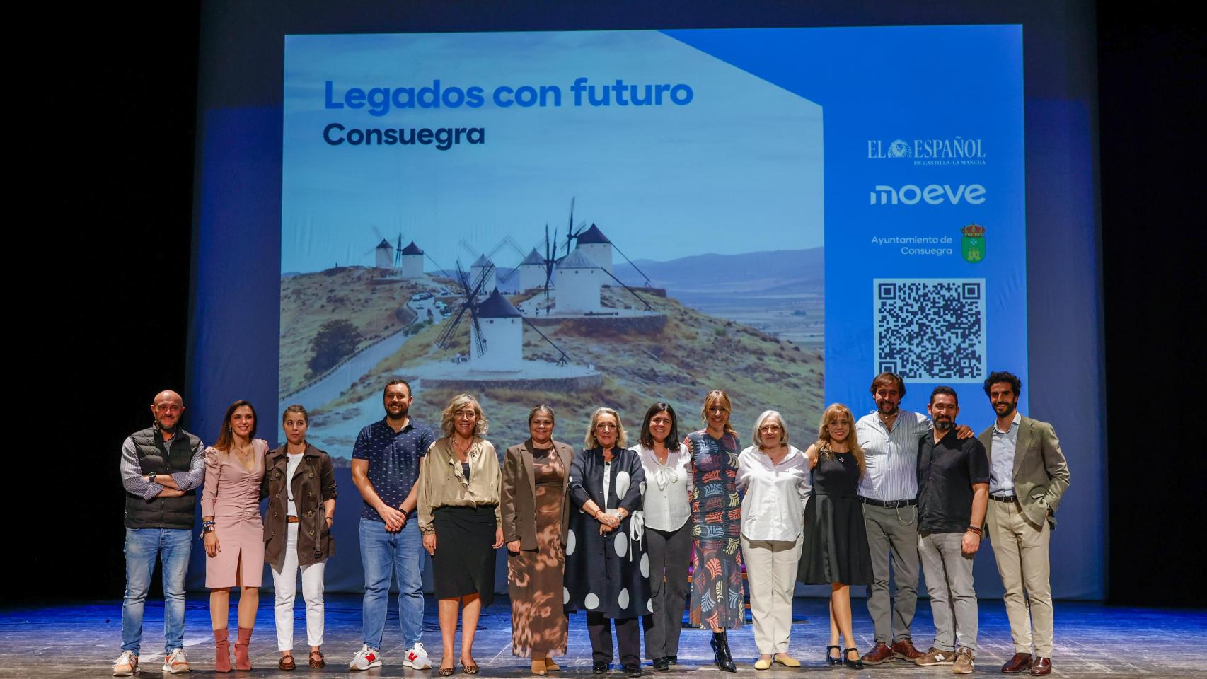 Foto de familia de los participantes en el evento, celebrado este martes en el municipio.