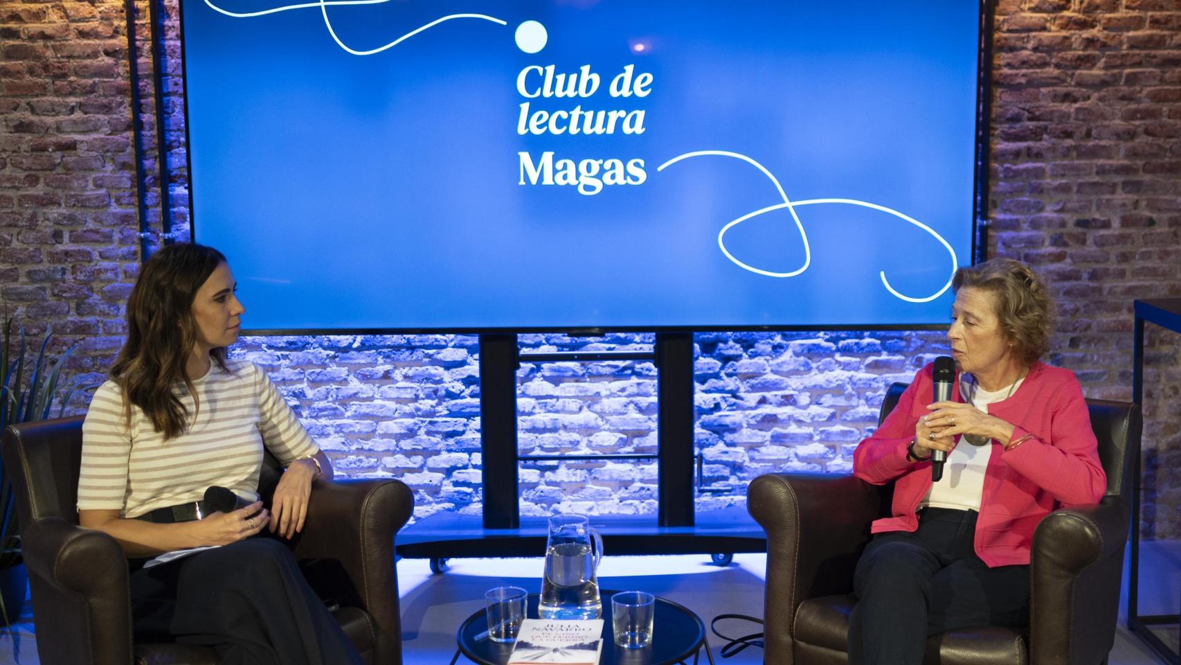 La escritora, junto a Ana Núñez-Milara, directora de Magas.