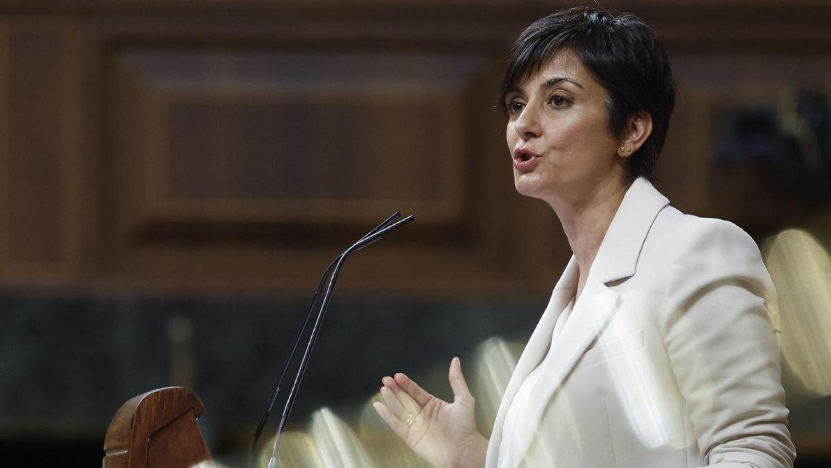 La ministra de Vivienda y Agenda Urbana, Isabel Rodríguez durante sesión del control al ejecutivo celebrada este miércoles.