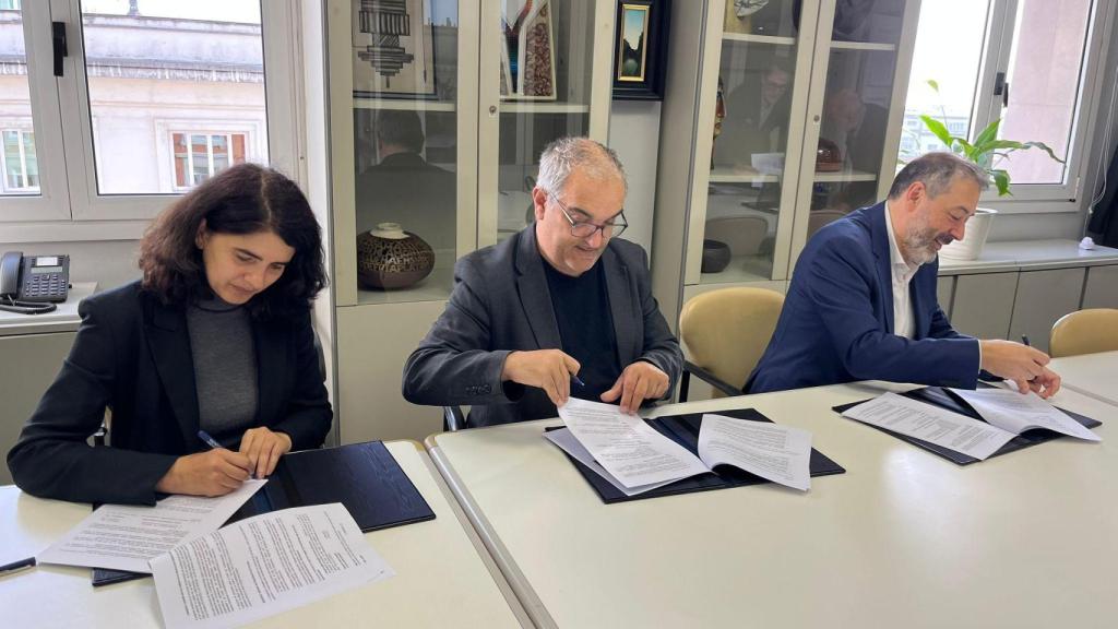 Imagen de la firma del convenio.