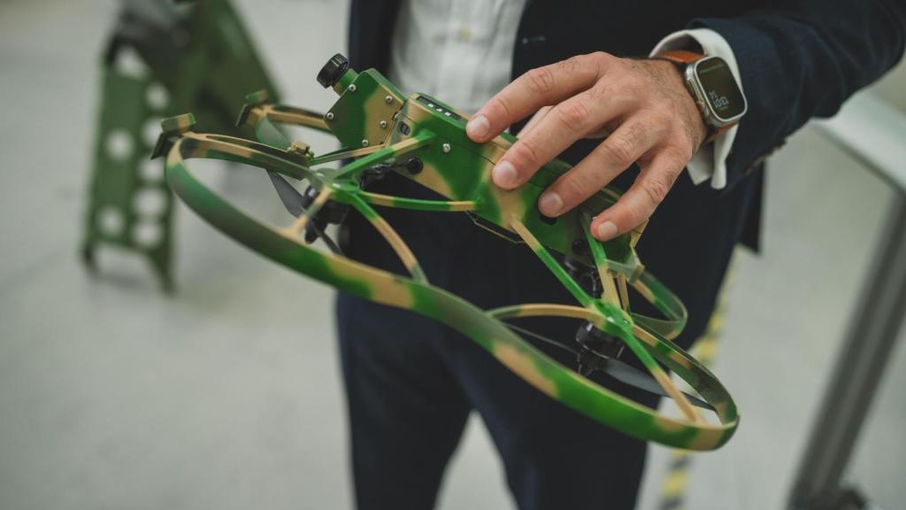 Vista del modelo de dron XX presentado en Londres, con capacidad para introducirse en pequeños túneles.