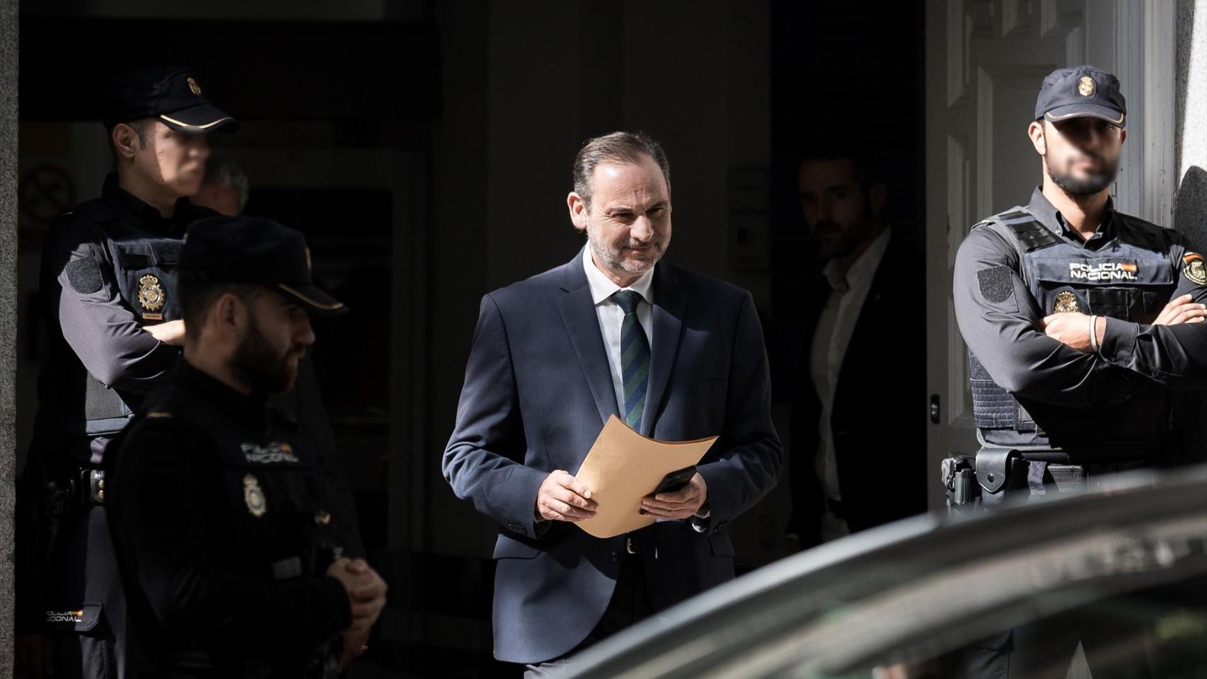 José Luis Ábalos, ayer a su salida del Tribunal Supremo./