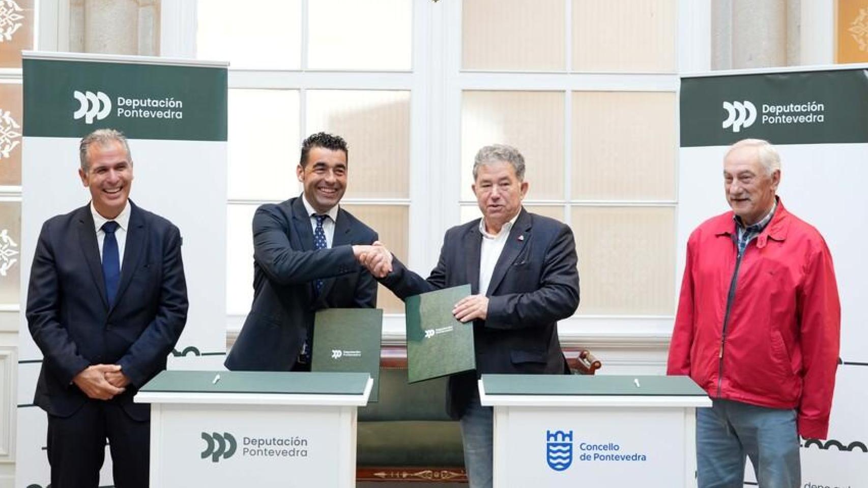 Firma del acuerdo de colaboración entre la Diputación y el Concello de Pontevedra