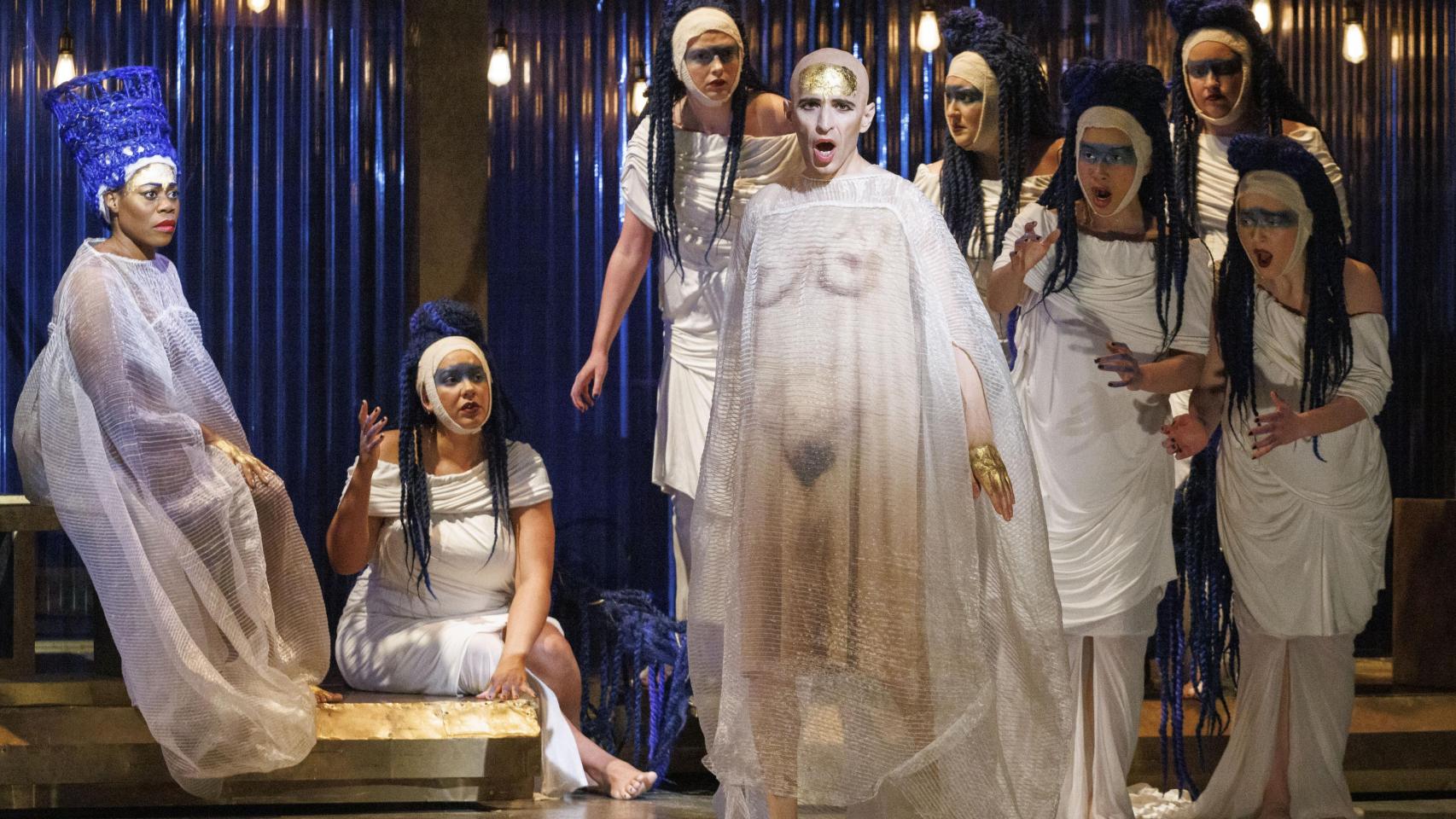 Una escena del montaje del 'Akhnaten' de McDermott. Foto: Belinda Jiao