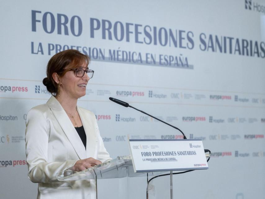Mónica García, Minister of Health, at the Medical Profession Forum.