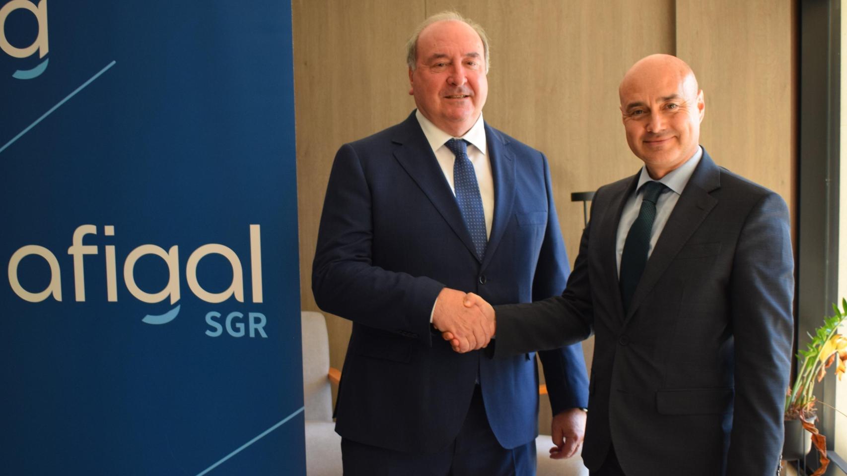 Imagen de la firma del convenio.