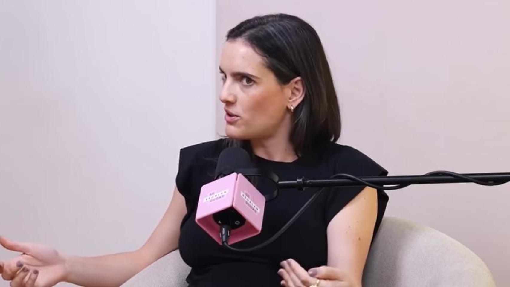 Maca Riva, creadora del podcast Chismecito Corporativo.