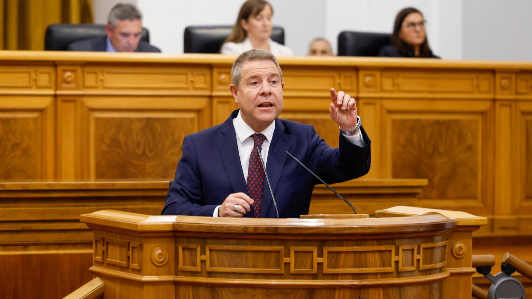 Un momento de la intervención de Page en la réplica a Paco Núñez.