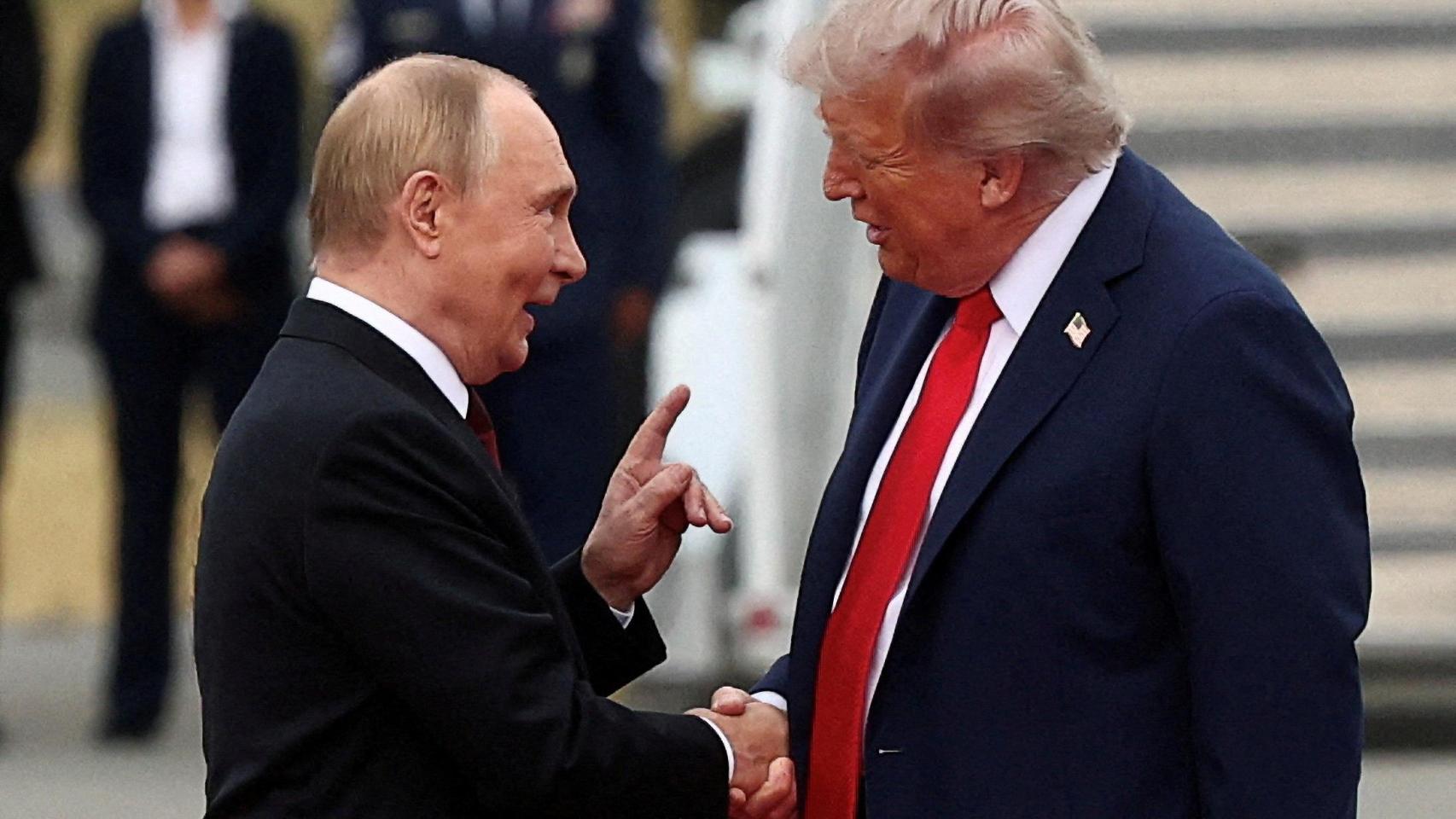 El presidente estadounidense Trump, reunido con el autócrata ruso Putin en Alaska.