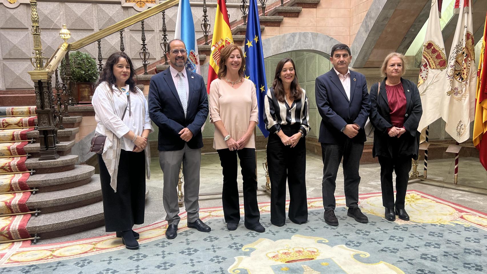 Imagen de las autoridades a la llegada en María Pita.