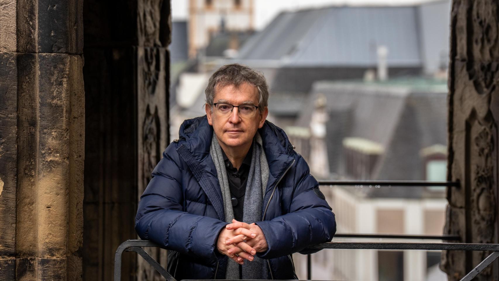 Posteguillo dentro de la Porta Nigra. Foto: Miquel Olivé