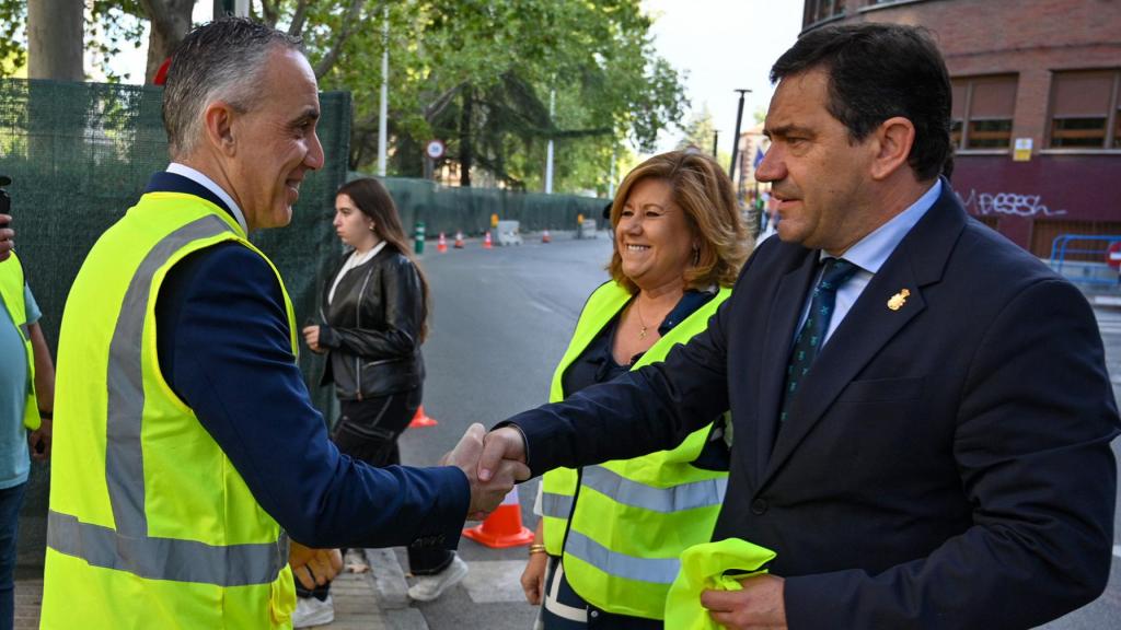 Visita a las obras del Paseo del Bosque.