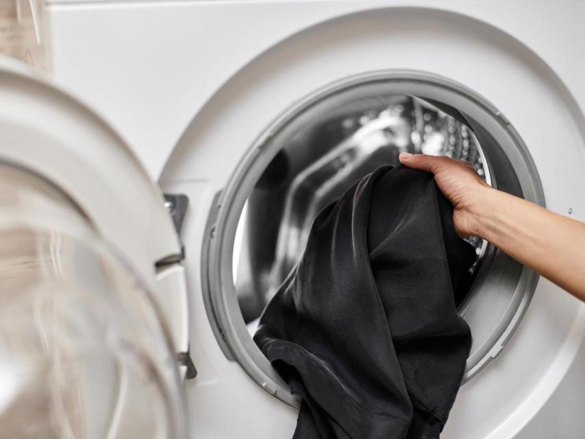 Las prendas negras hay que lavarlas del revés.