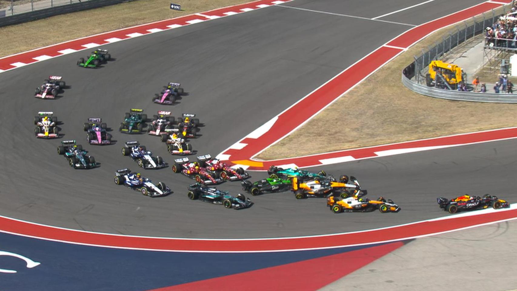 Accidente en la curva 1 de la carrera al sprint del GP de Estados Unidos.