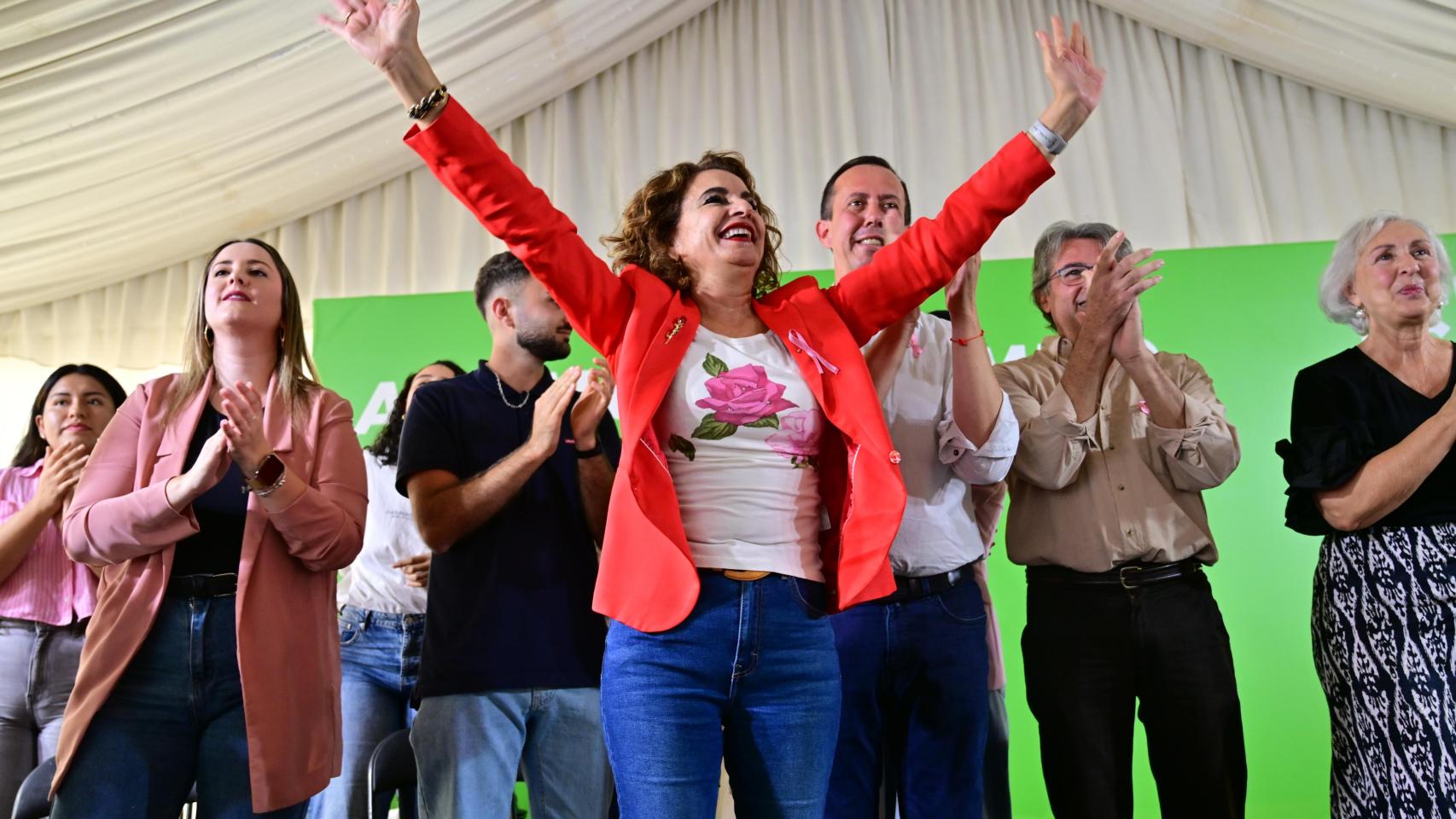 La secretaria general del PSOE-A, vicepresidenta primero del Gobierno y ministra de Hacienda, María Jesús Montero, durante la Fiesta de la Rosa del PSOE de Almería celebrada en la localidad de Bentarique.