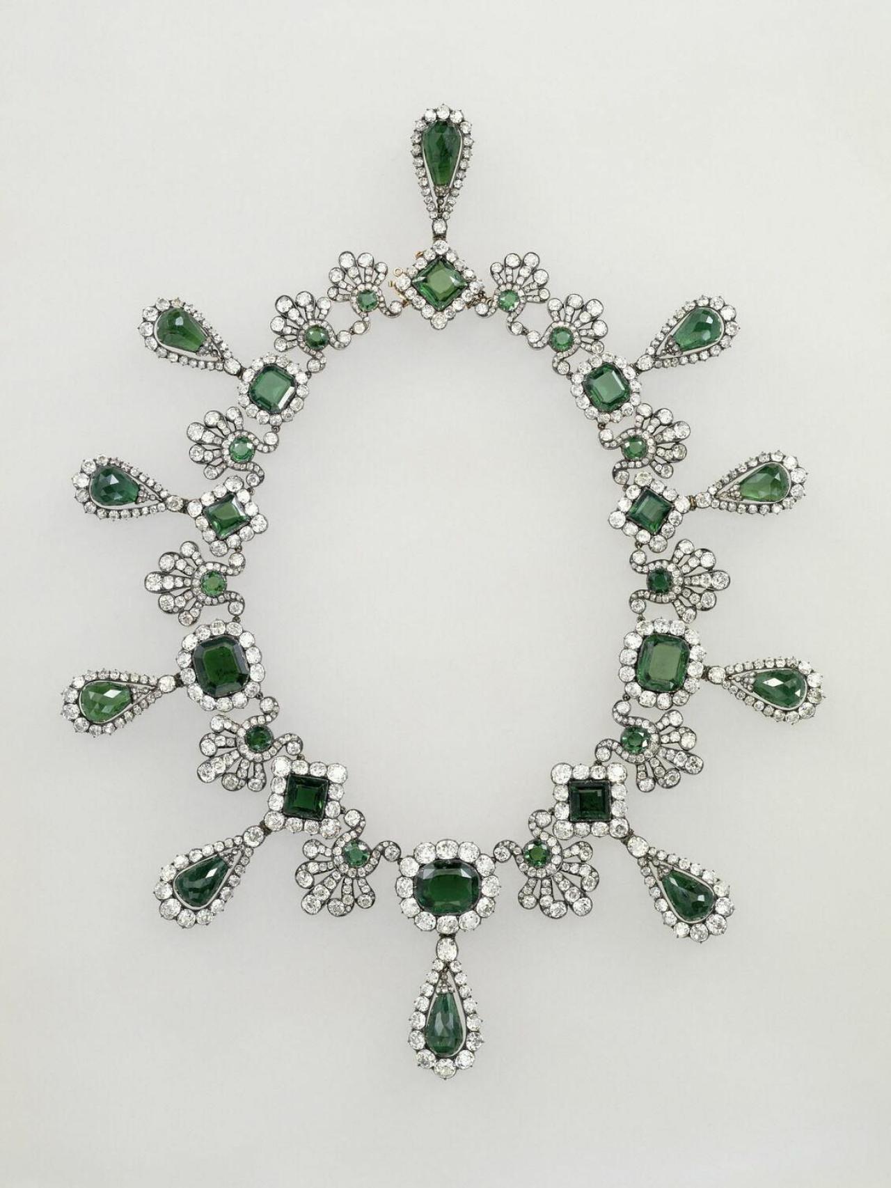 Emerald necklace from Marie-Louise's set.