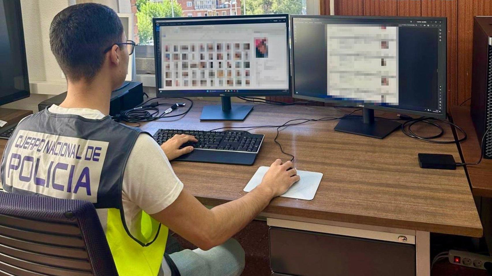 Uno de los agentes de la Policía Nacional que ha participado en la investigación.