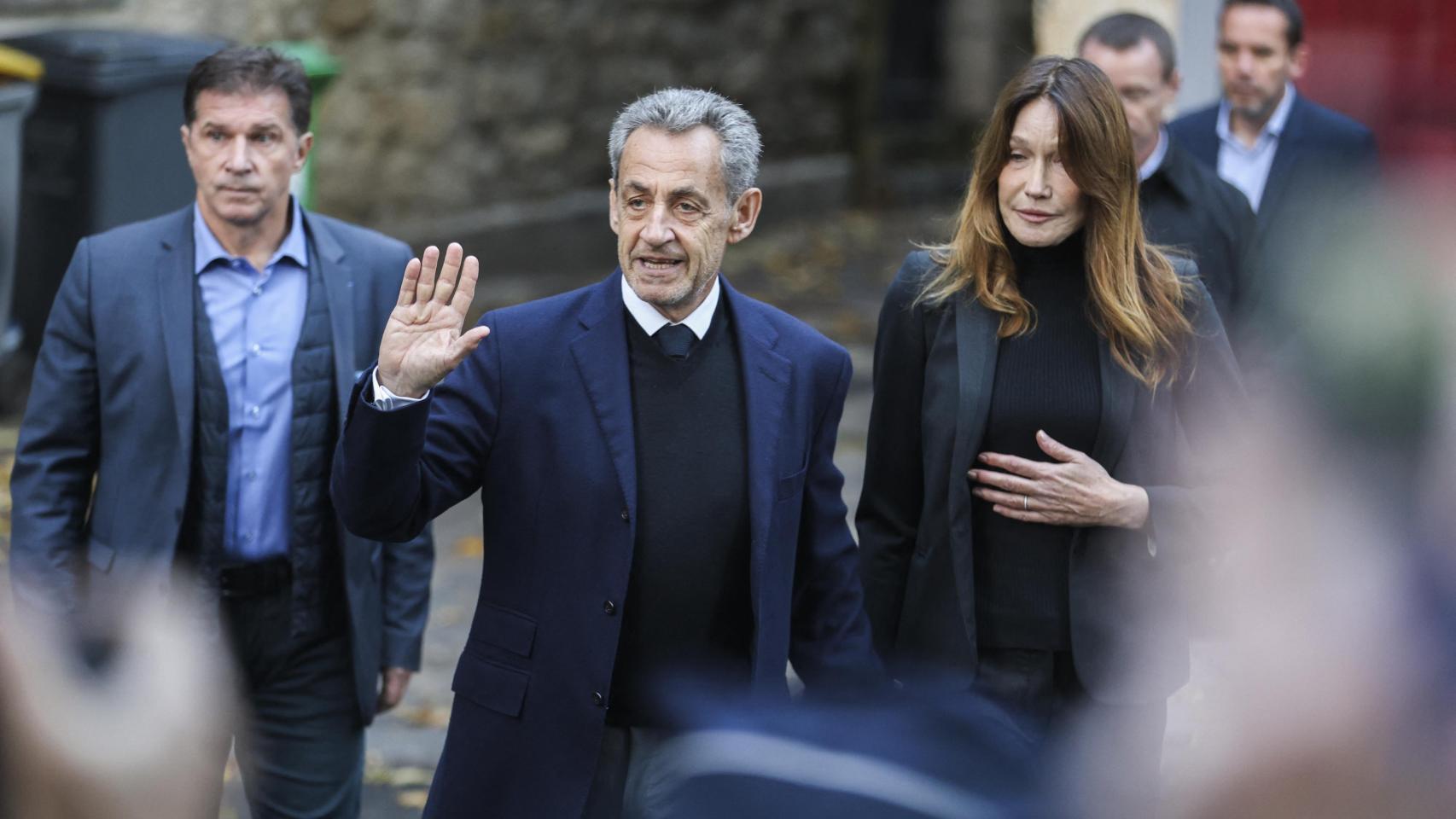 Nicolas Sarkozy a su salida de casa, este martes, día 21.