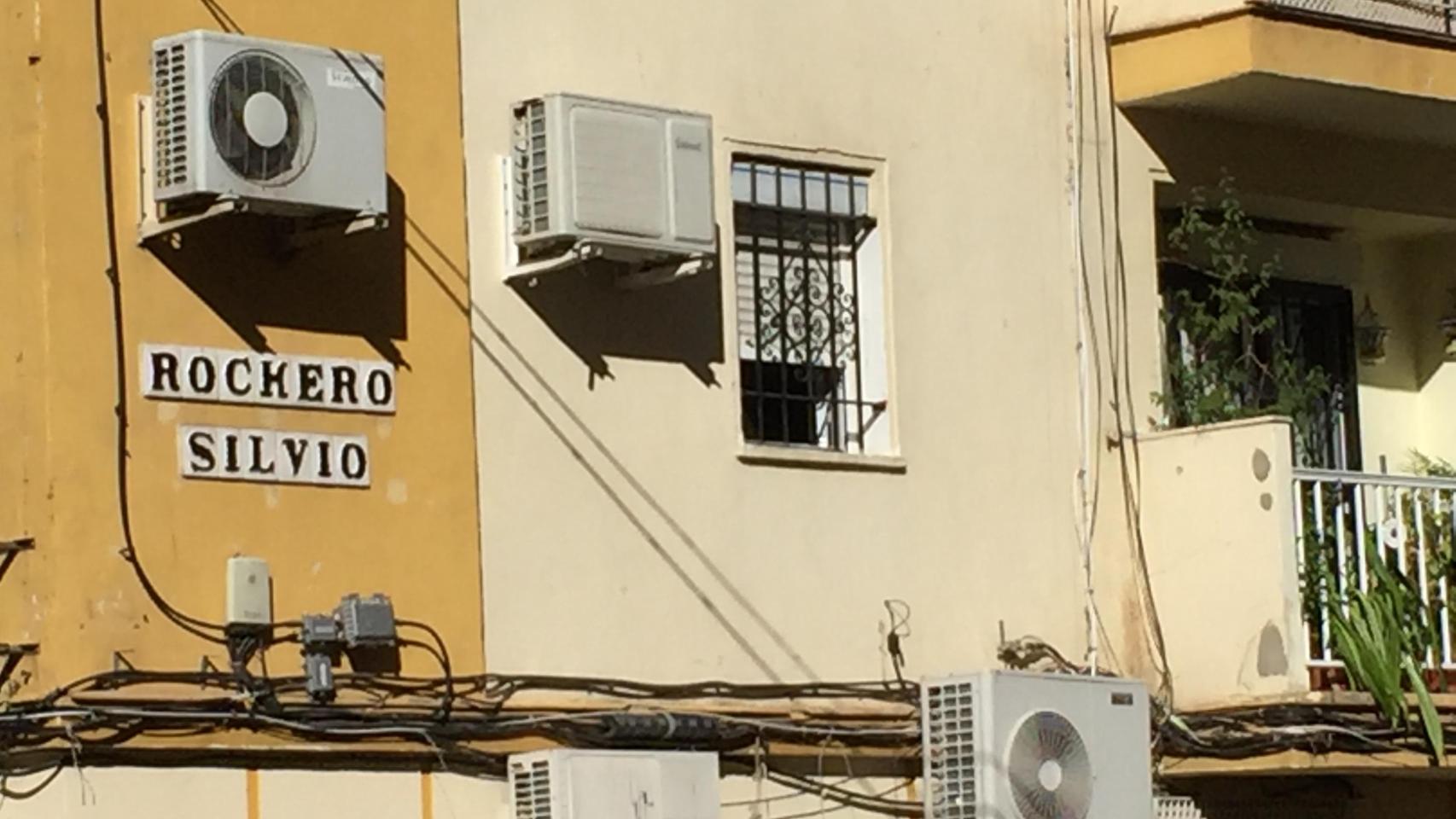 La calle Rockero Silvio, en pleno barrio de Los Remedios.