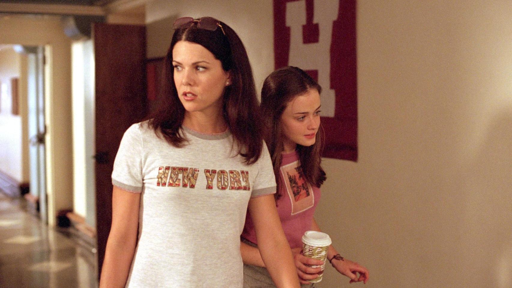 Lorelai y Rory Gilmore, madre e hija en la icónica serie 'Gilmore Girls'.