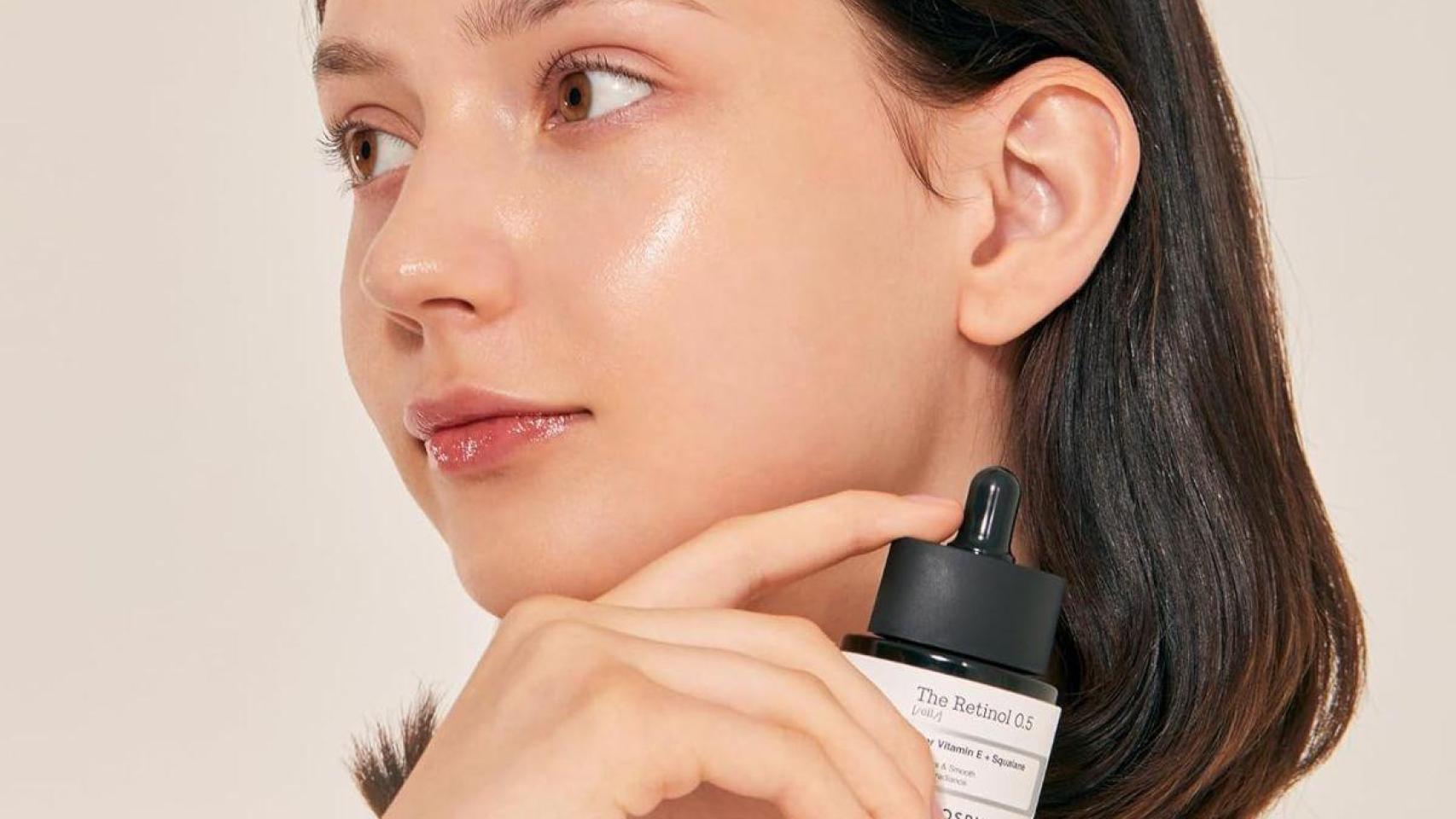 Sérum de retinol: qué es, cuándo usarlo y ¿es para todas las pieles?