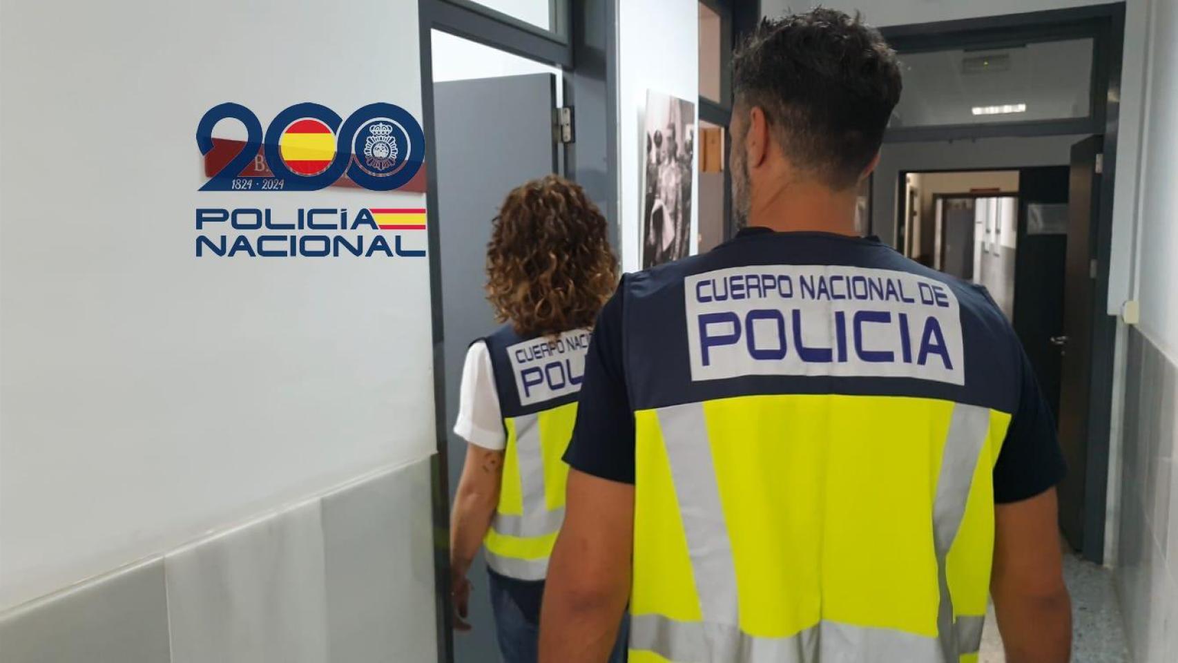 Imagen de archivo de dos agentes de Policía Nacional.