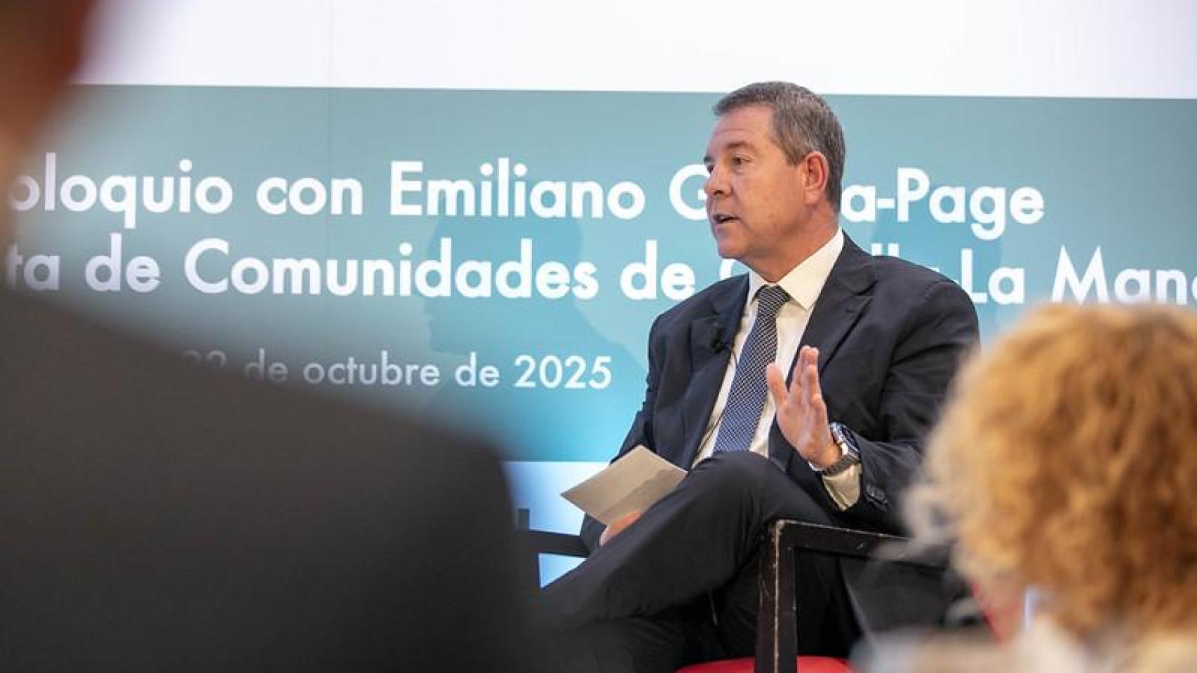 Emiliano García-Page durante el desayuno informativo.