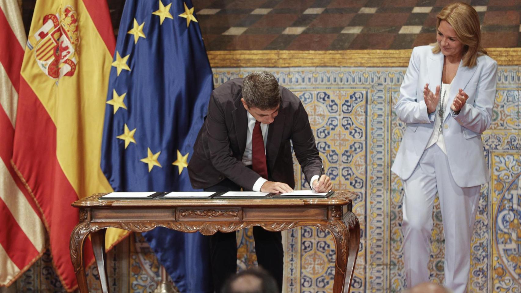 Firma del Acuerdo de la Vivienda en la Comunitat Valenciana. EFE/Manuel Bruque