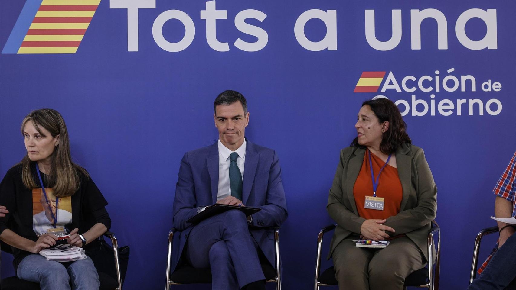 Sánchez en su visita a Valencia, en una reunión con las víctimas de la dana. Rober Solsona / EP