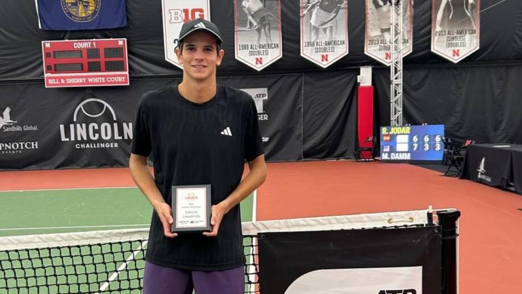 Rafa Jódar, tras conquistar el Challenger de Lincoln.