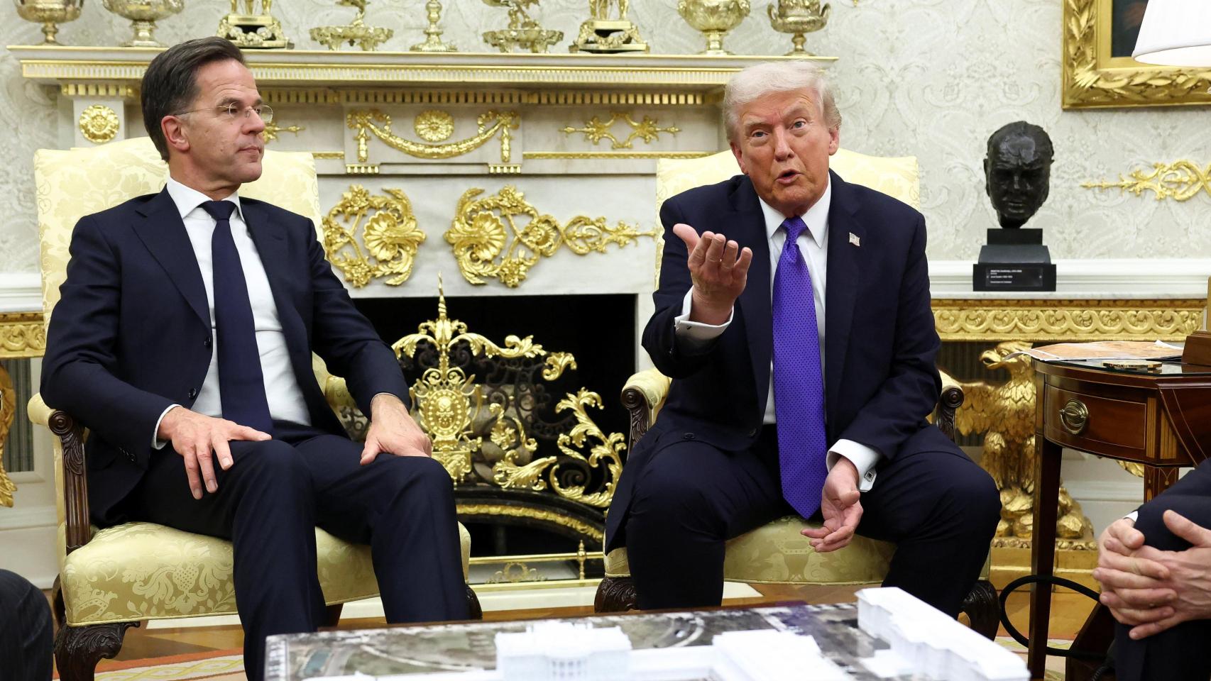 El presidente estadounidense, Trump, se reúne con el secretario general de la OTAN, Rutte, en Washington.