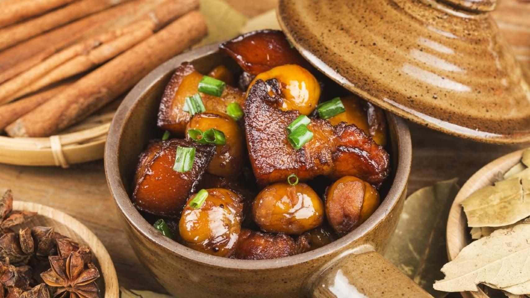 Carne con castañas asadas