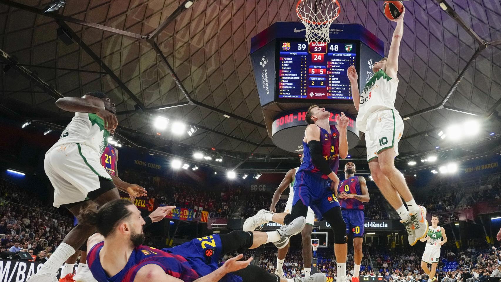 Un instante del duelo entre el Barça y el Zalgiris.